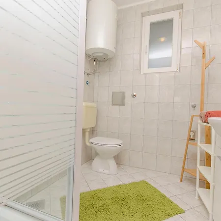 Apartment Nedi *
