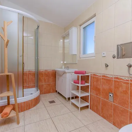 Apartment Nedi