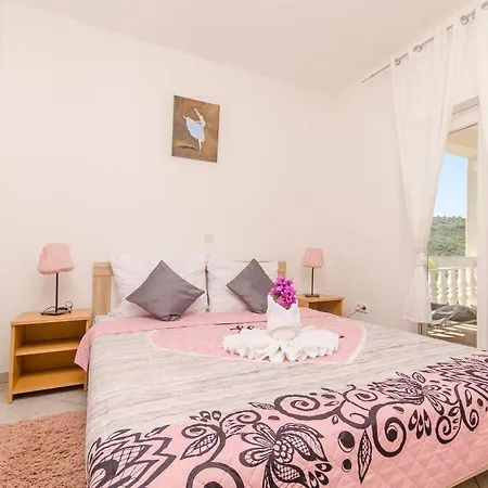 Apartment Nedi *